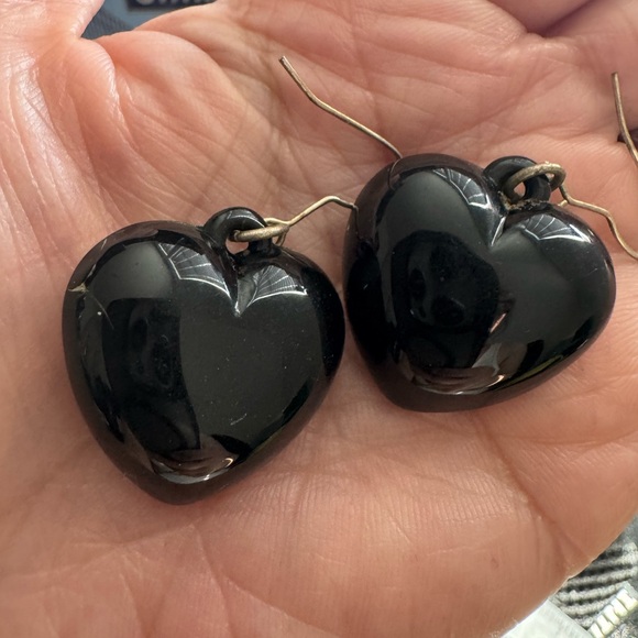Vintage Black Heart Drop Earrings - Picture 4 of 6